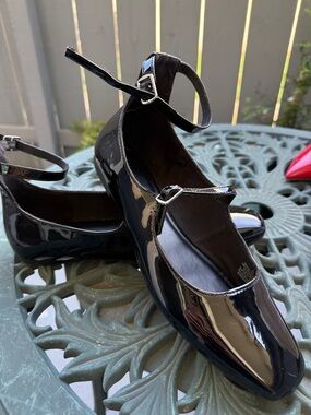 Old Navy Black Patent Mary Jane Ankle-Strap Heels